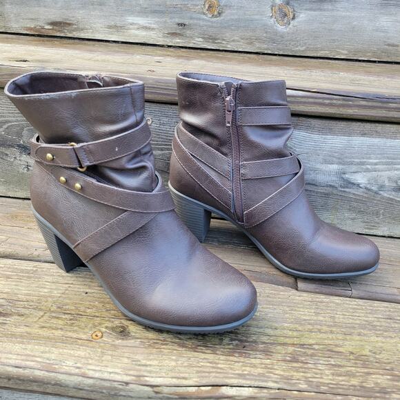 Levity Bootie Ola Brown Faux Leather Size 8 Boho Western Casual Buckle Read - Picture 1 of 10
